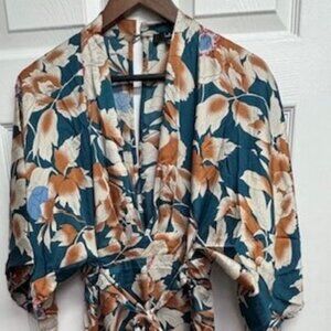 Lulu's Teal Floral Print Wide-Leg Jumpsuit. Kimono style sleeves. Size Medium